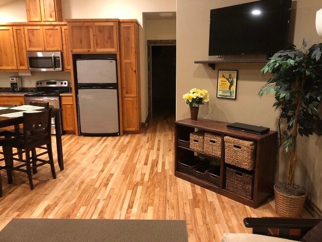 Building Photo - 2735 Emerald St