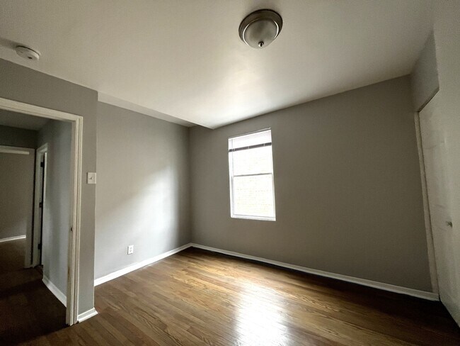 Building Photo - 1801 N Lotus Ave