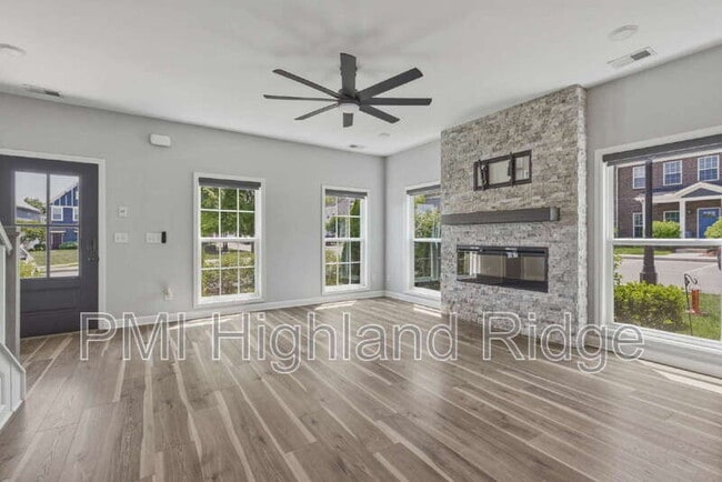 Building Photo - 6084 Ivory Ln