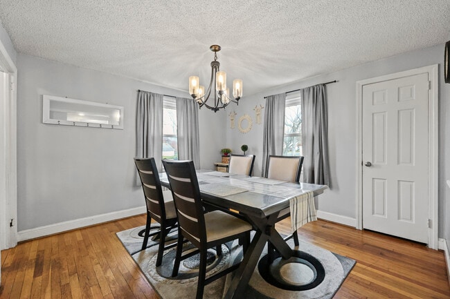 Building Photo - 133 Robbins Ave