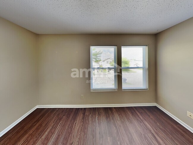 Building Photo - 10844 August Dr