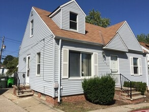 Building Photo - 12025 Shady Oak Blvd
