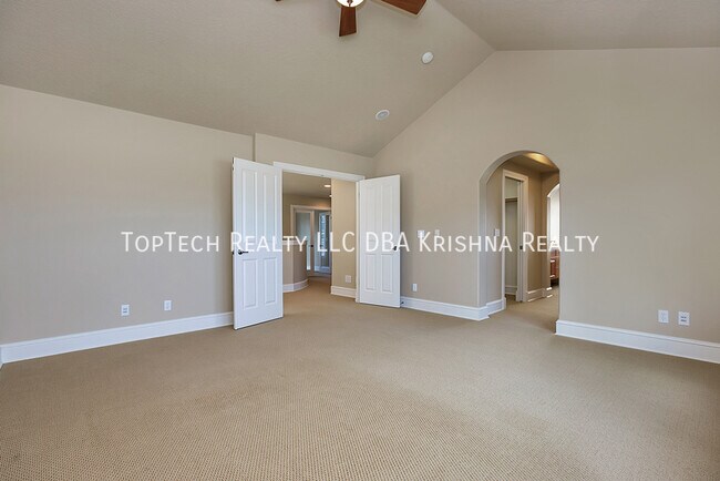 Building Photo - 12649 NW Bayonne Ln