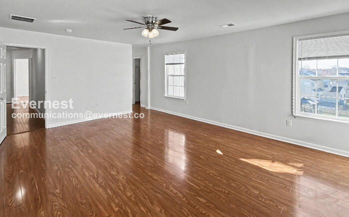 Building Photo - 800 Fairwood Dr