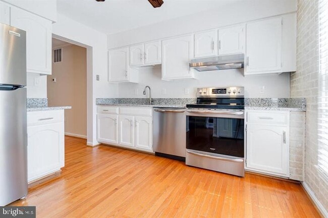 Building Photo - 6332 Teakwood Ct