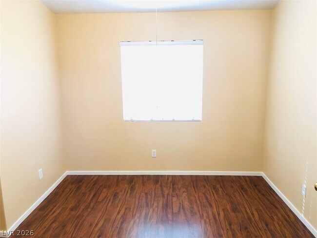 Building Photo - 4836 Minturn Ave