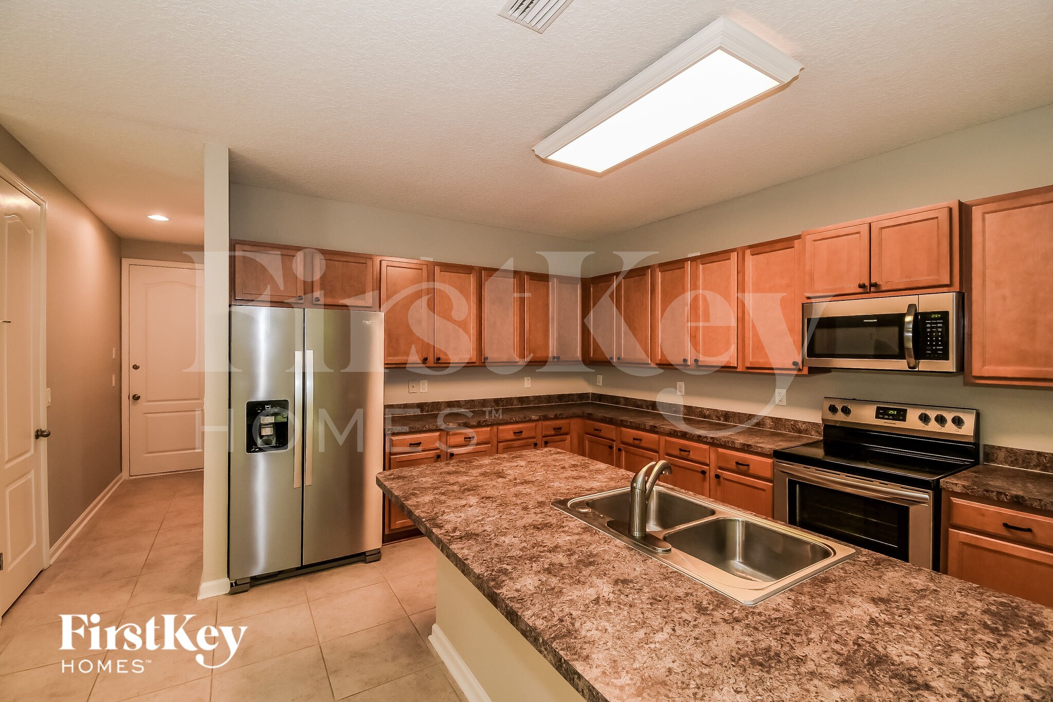 Building Photo - 1504 Falabella Dr