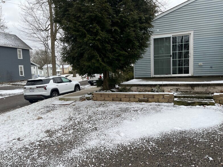 Building Photo - 930 Prospect St