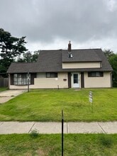 Building Photo - 305 Northpark Dr