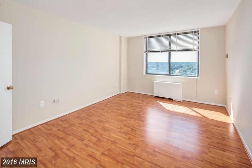 Bedroom - 3705 S George Mason Dr