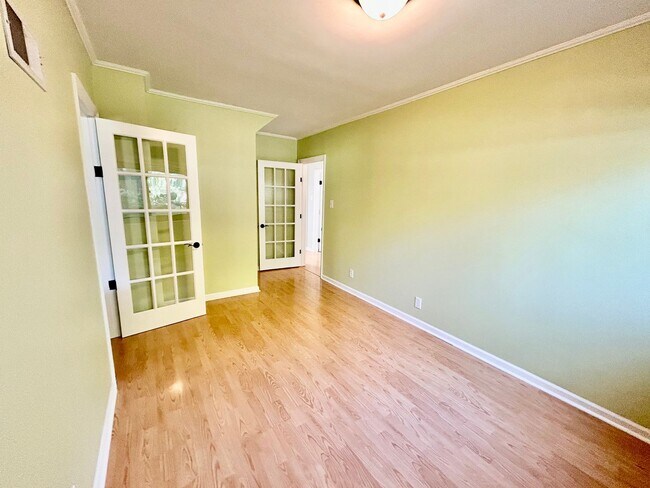 Building Photo - Amazing Home in Tahoma Terrace!