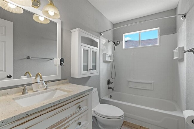 Building Photo - 913 Dover Pass