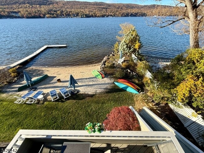 Building Photo - 73 Forest Lake Dr