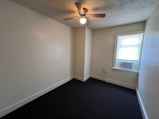 Building Photo - 1 Bed in the Paseo District