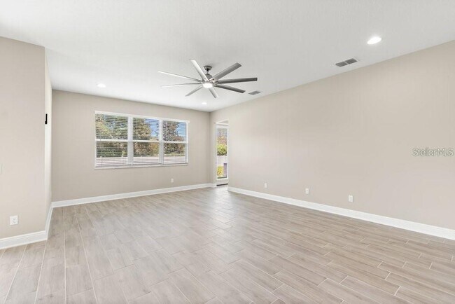 Building Photo - 16010 Sonoma Grv Cir