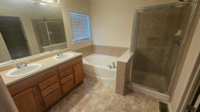 Building Photo - Amazing Home in NE Fort Collins