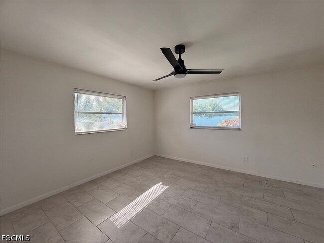 Building Photo - 334 SE 47th Terrace