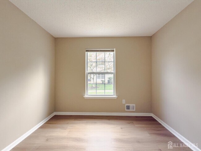 Building Photo - 48 Prestwick Way