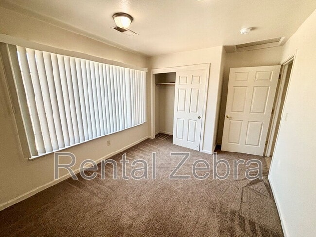 Building Photo - 2935 Willowbrook Dr