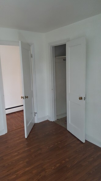 Additional Room #2 closet and entrance view - 618 Biggs Ave
