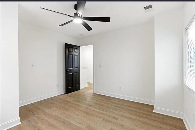 Building Photo - 10 Hawk Rd NW