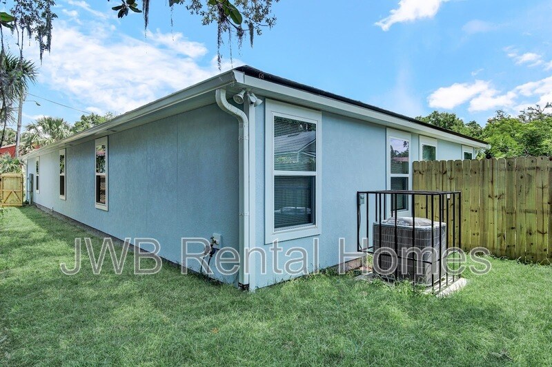 Building Photo - 514 Odessa St