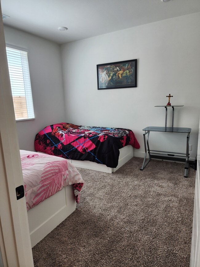 Building Photo - 28353 Old Spgs Rd