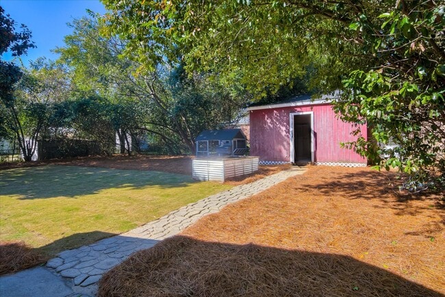 Building Photo - 1613 Pendleton Rd