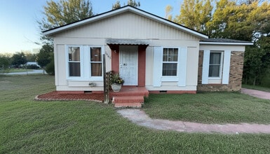 Building Photo - 2665 Chatsworth Ct