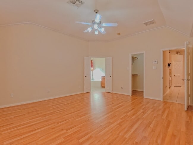 Building Photo - 15811 Sandisfield Ln