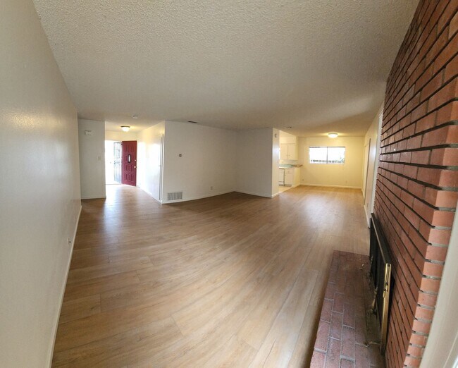 Building Photo - 4 bed 2 bath spacious home with 2 car garage in SLO!