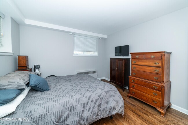 Building Photo - 293 Spring St