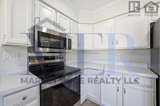 Building Photo - 3Bed/2Bath House at Cactus/ 39thAve! Ready for Immediate Move-In! -- NO HOA! FULLY REMODELED!