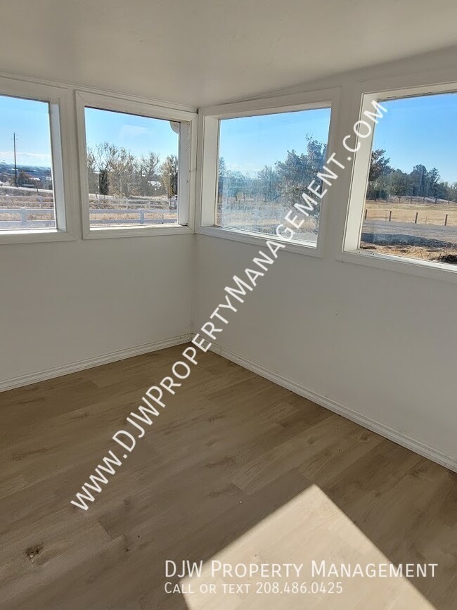 Building Photo - 5200 S Black Cat Rd