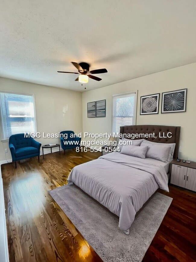Building Photo - Lee's Summit, MO hidden gem with this ranc...