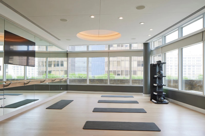 Building Photo - 580 N McClurg Ct