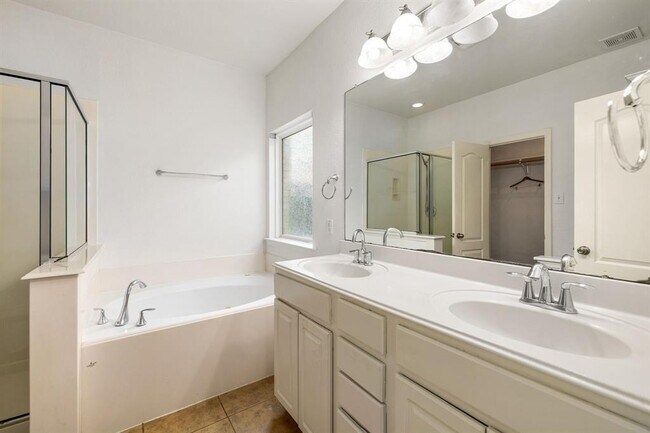 Building Photo - 9415 Herons Grove Ln