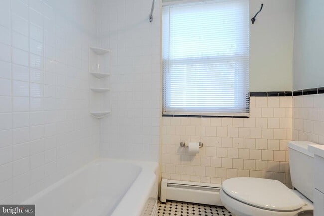 Building Photo - 871 Highland Ave