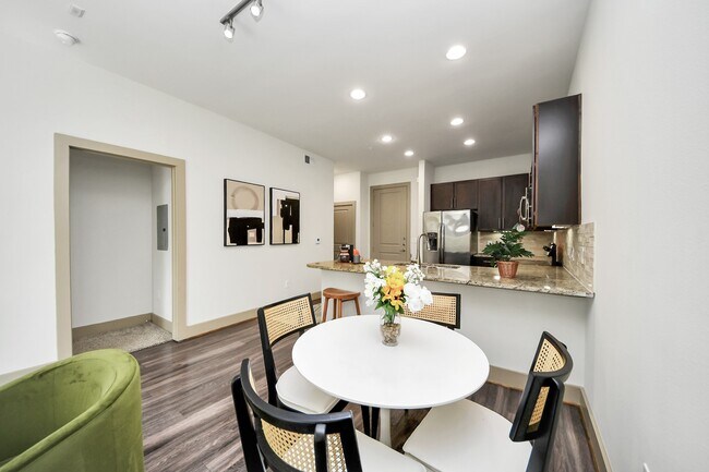 Building Photo - 3800 Main St