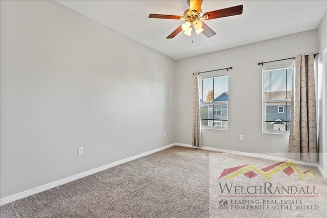Building Photo - Beautiful Townhome in Sunset