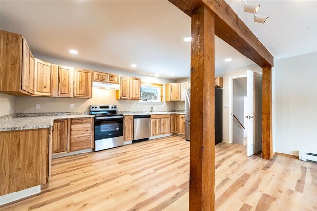 Building Photo - 228 Craig Ave