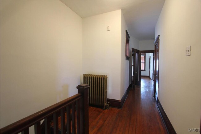 Building Photo - 6622 Vermont Ave