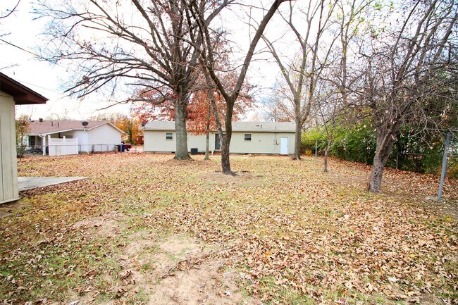 Building Photo - 7917 Hermitage Dr