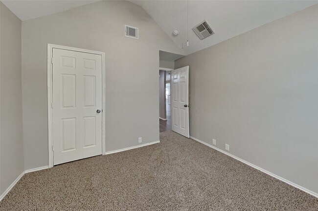 Building Photo - 6715 Atasca S Ct