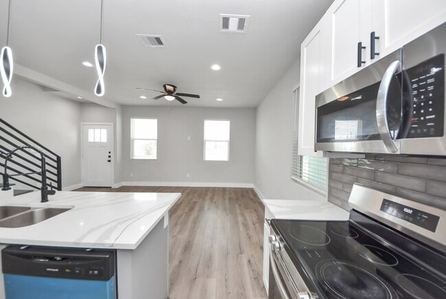 Building Photo - 19104 Sears Dr