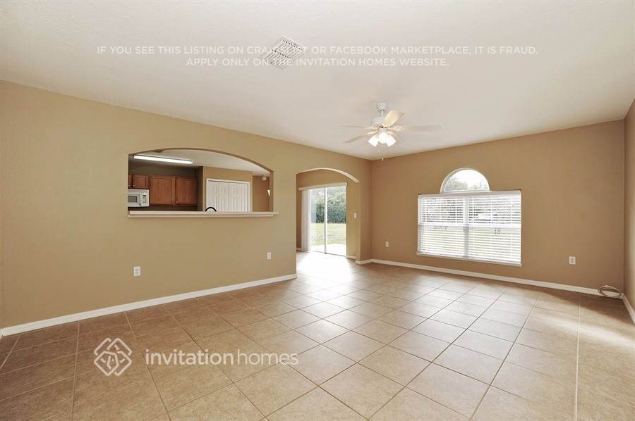 Building Photo - 947 Brenton Leaf Dr
