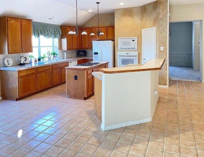 Building Photo - 6401 Dakota Dr