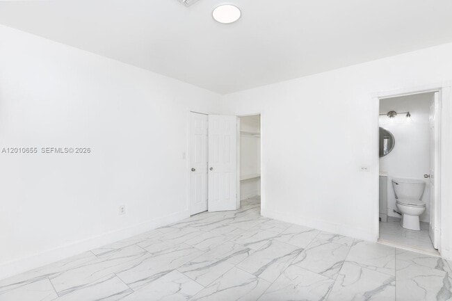 Building Photo - 15925 NE 18th Ave