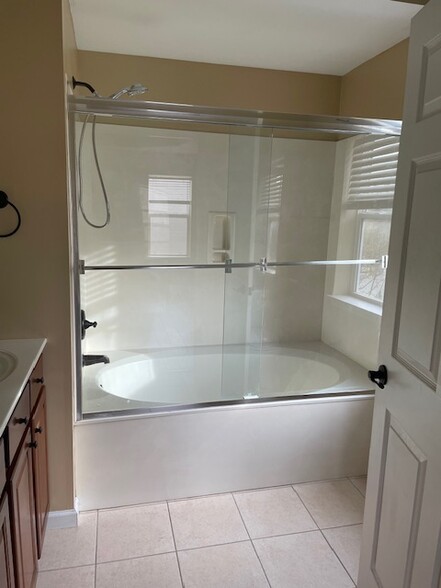 Building Photo - 5100 Tesson Gardens Ct