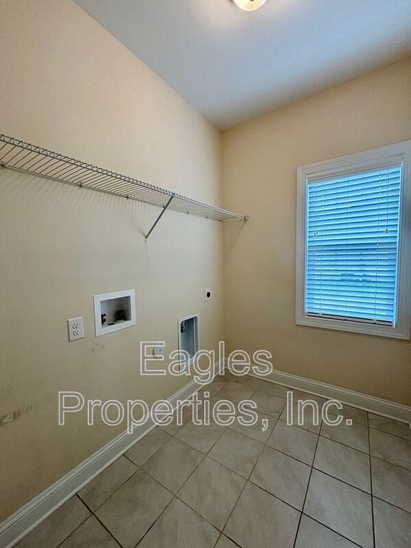 Building Photo - 114 Quail Hollow Dr